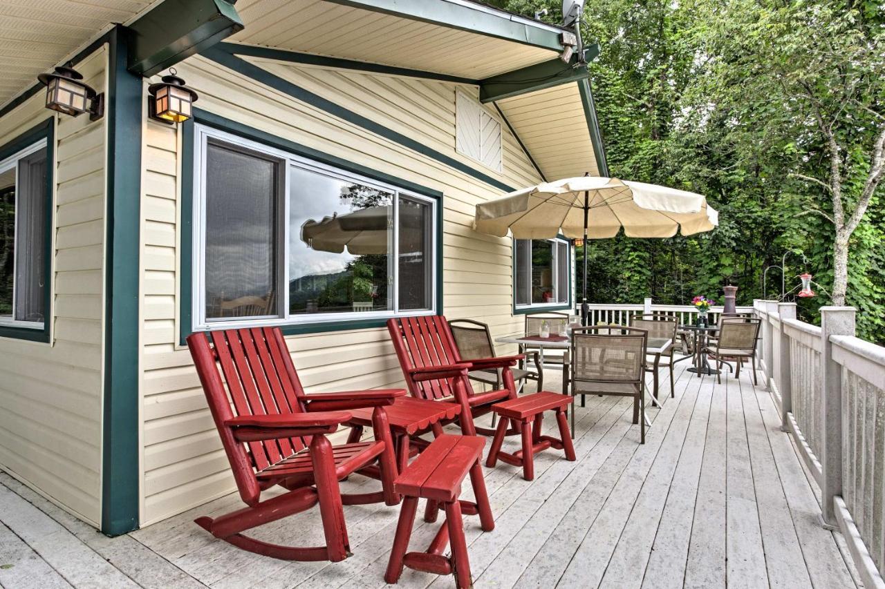 Secluded Mountain Home With Stunning Views And Deck!ブライソン・シティ エクステリア 写真
