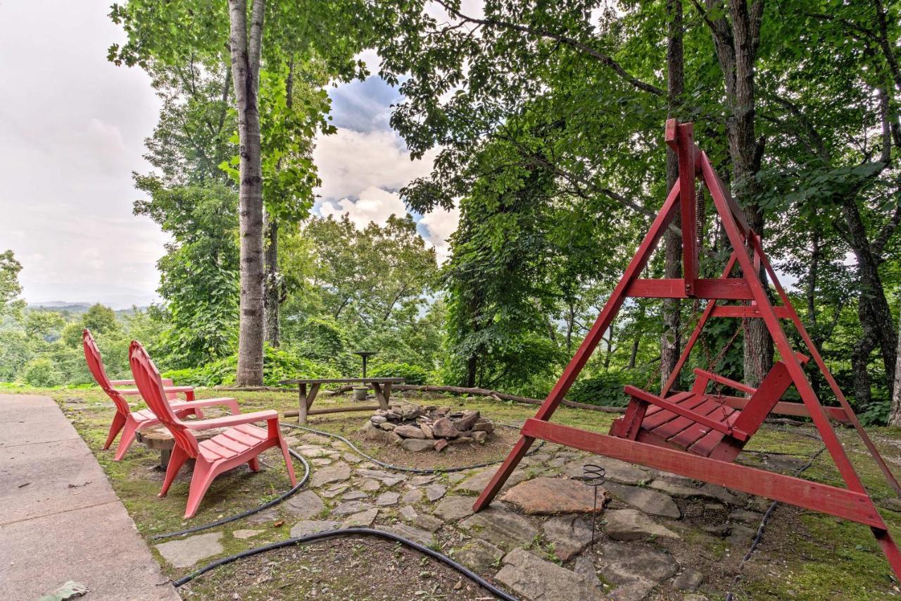 Secluded Mountain Home With Stunning Views And Deck!ブライソン・シティ エクステリア 写真