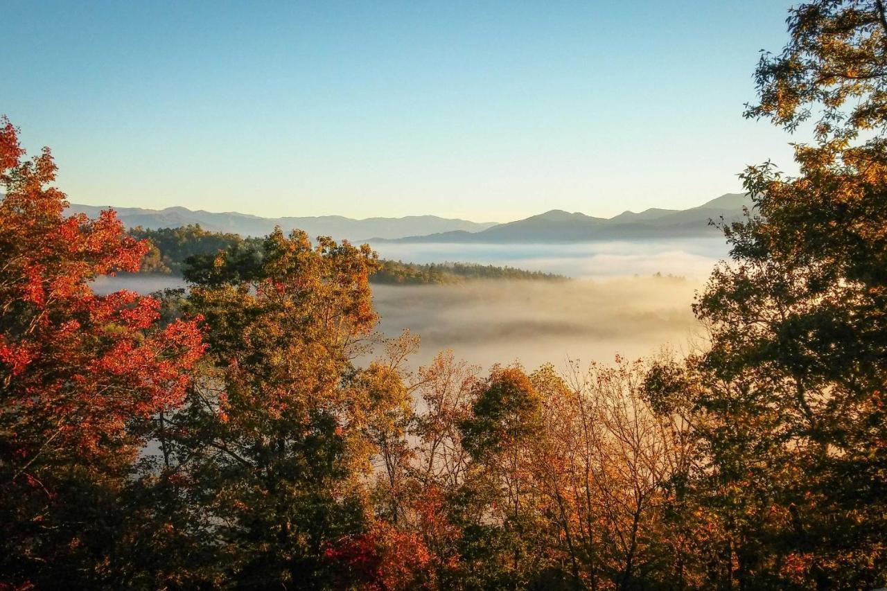 Secluded Mountain Home With Stunning Views And Deck!ブライソン・シティ エクステリア 写真