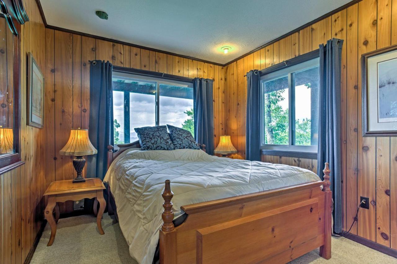 Secluded Mountain Home With Stunning Views And Deck!ブライソン・シティ エクステリア 写真