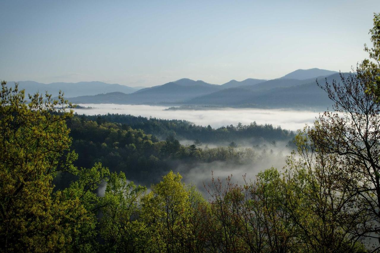 Secluded Mountain Home With Stunning Views And Deck!ブライソン・シティ エクステリア 写真